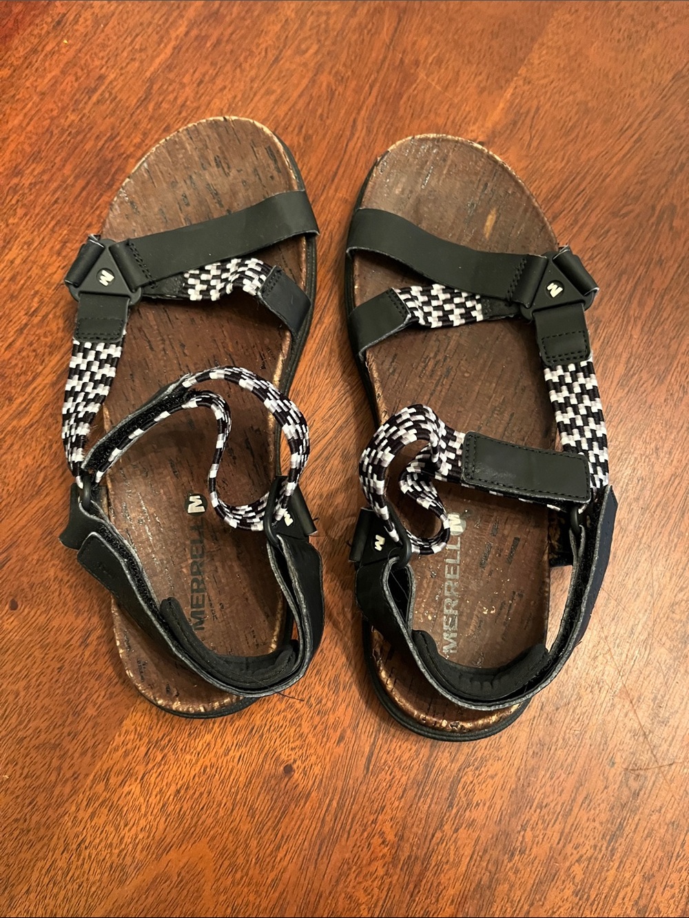 Merrell women size 9.eur size 40 good shape.
